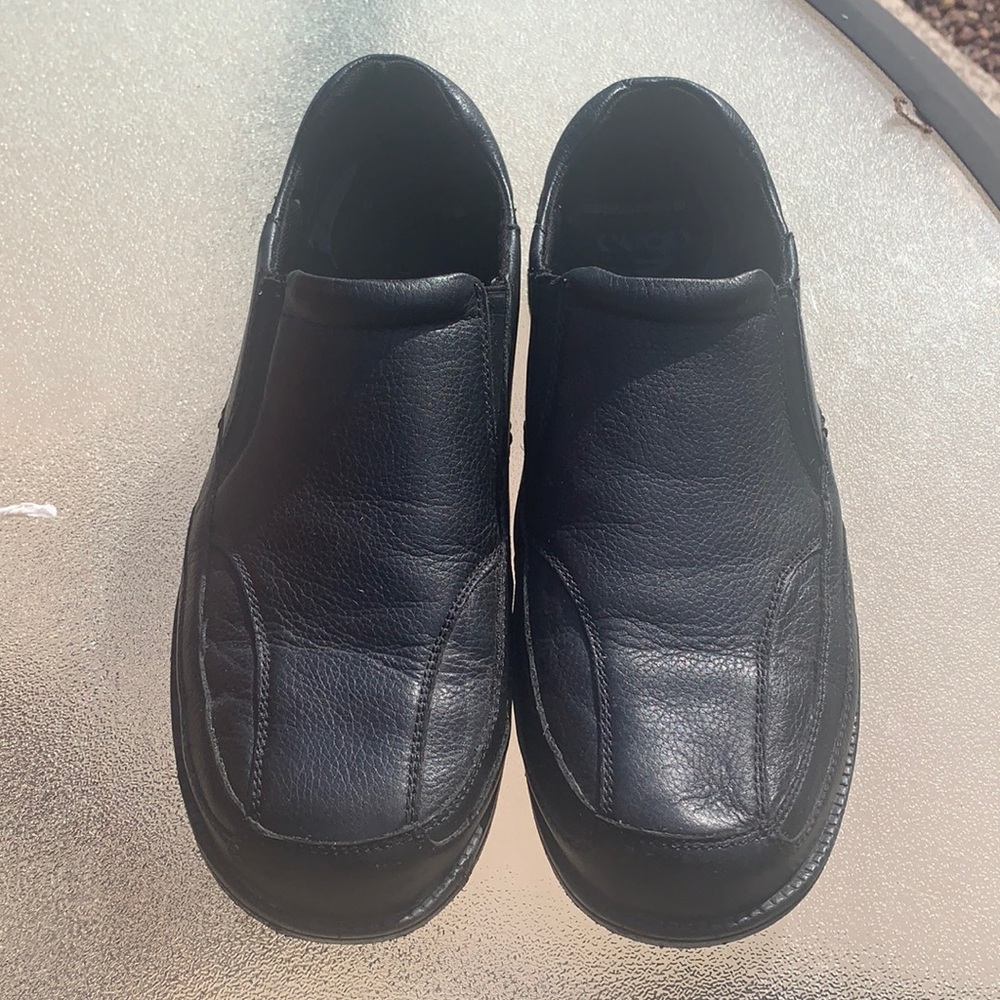 Walking Co. ABEO smart dress shoes.  Gently used.